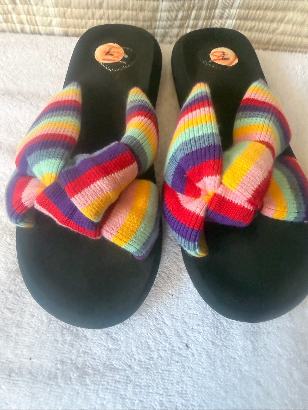 Rocket Dog Rainbow Bow Slide Sandals Women’s Size 7 Comfort Beach - Picture 3 of 4
